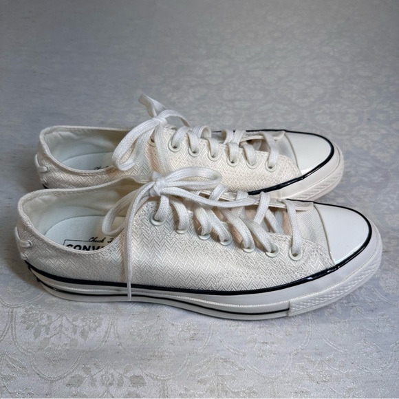 Converse Chuck 70 Off-White Cream Canvas Sneakers Unisex M 8.5 W 10.5 NWT - Picture 9 of 11
